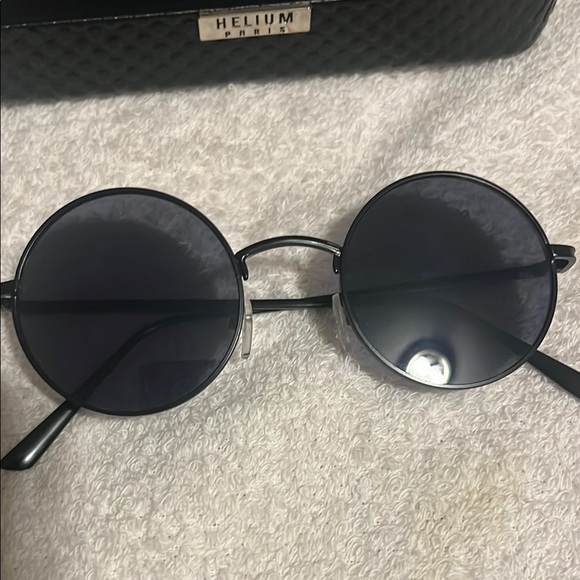 ?Helium Paris  Black-Framed, Oral-Shaped Sunglasses and Case? main image 8